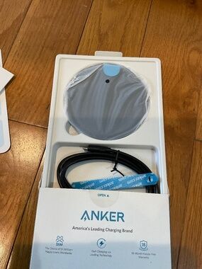 Anker A2503 PowerWave Charging Pad, NIB